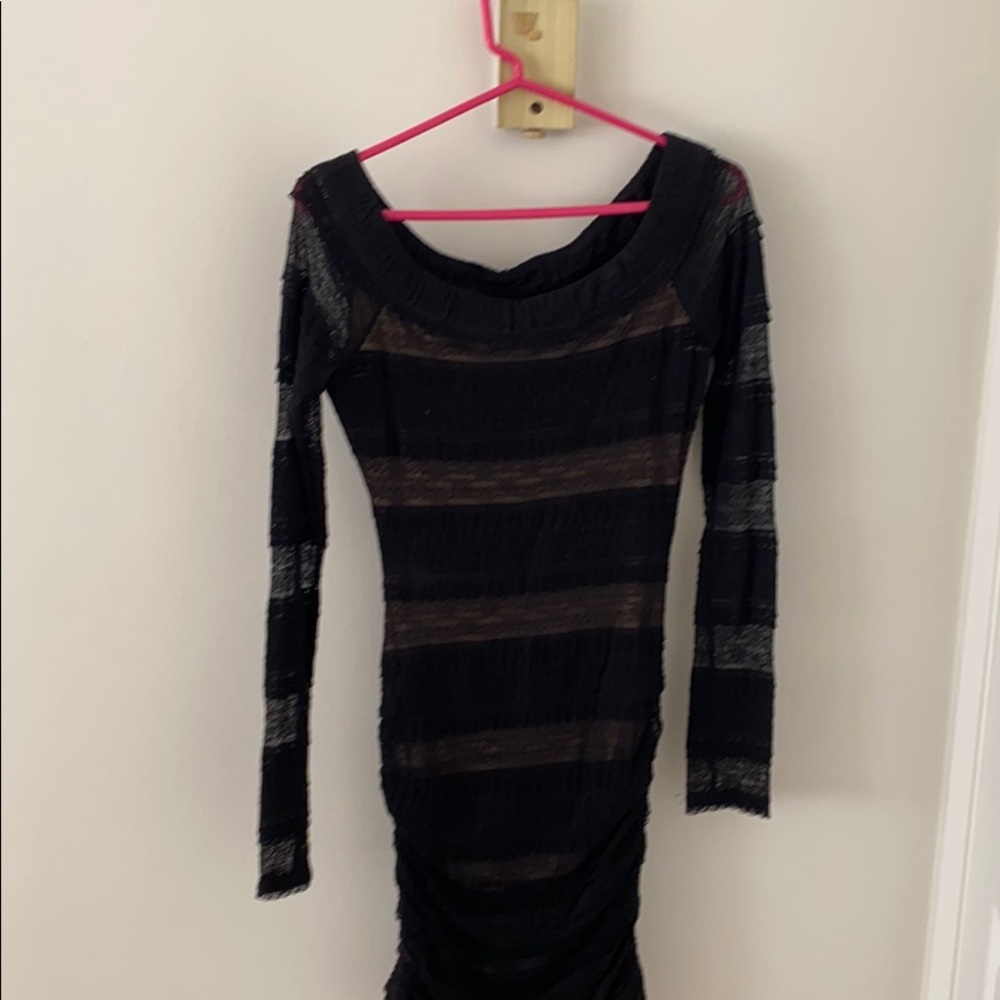BCBGMaxAzria Halle Lace Bodycon Ruched
Dress - Picture 5 of 8